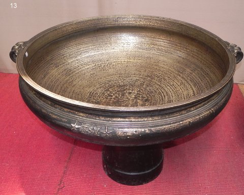40" diameter bronze uruly, Kerala